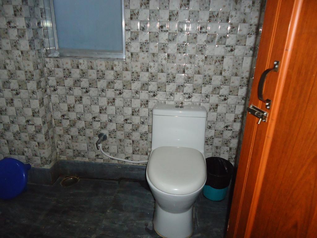Hotel Debjyoti Силигури Номер фото