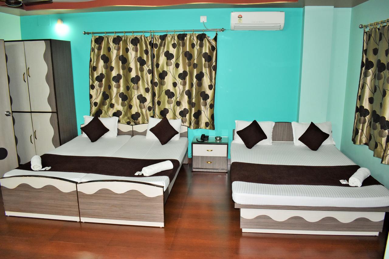 Hotel Debjyoti Силигури Экстерьер фото