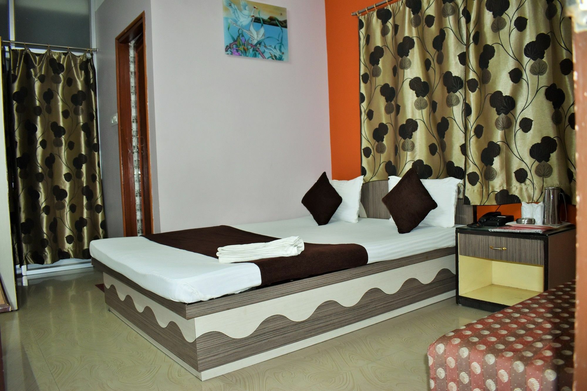 Hotel Debjyoti Силигури Экстерьер фото